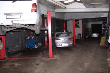 Работающий автосервис